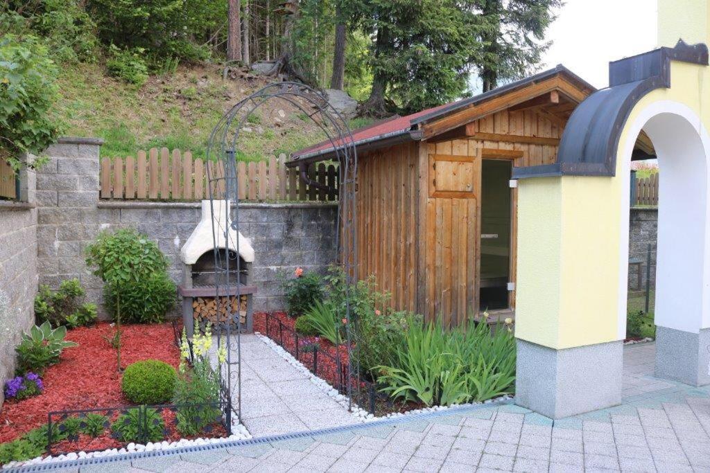 Landhaus Katharina Bis 12 Personen Mit Saunachalet Und Blick Auf Die Bergwelt Des Zillertals Hippach Exterior foto